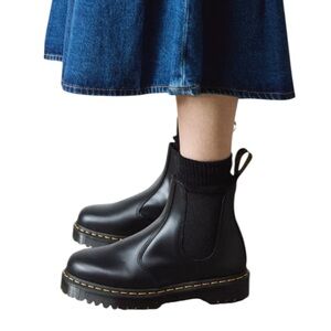 Dr. Martens 2976 Chelsea Boots Smooth Leather Black Yellow Stitching Women’s 8